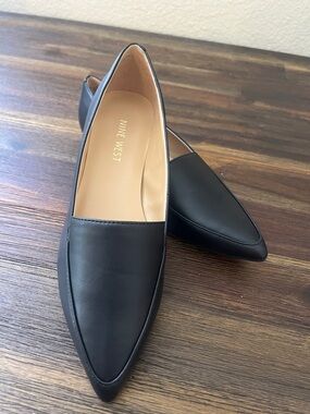 Nine West Black Pointed-Toe Leather Slip-On Flats